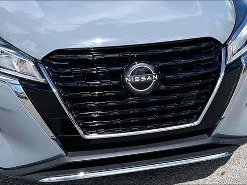 Used 2022 Nissan Kicks SV FWD image 11