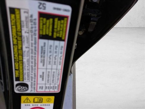 Used 2019 Toyota Camry SE image 14