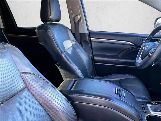 Used 2017 Toyota Highlander Limited FWD image 9