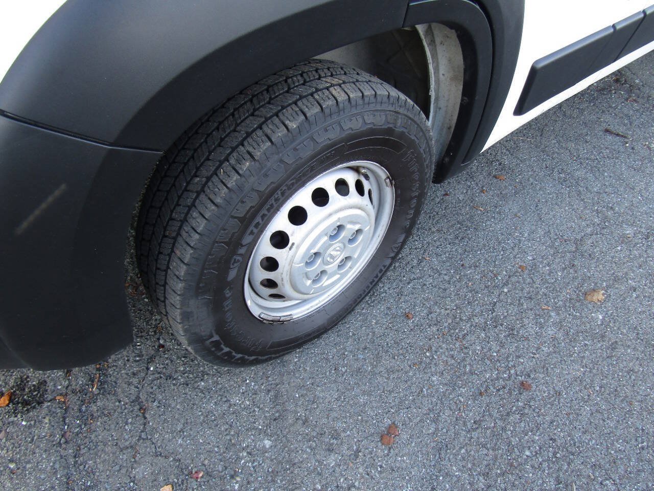 Used 2024 RAM ProMaster 2500 w/ Premium Convenience Group FWD image 26