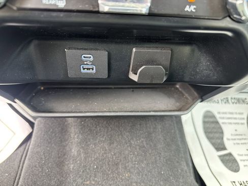 Used 2024 Ford F150 XLT image 25