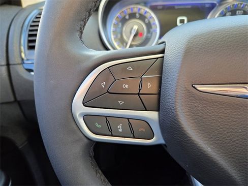 Certified 2023 Chrysler 300 Touring image 31