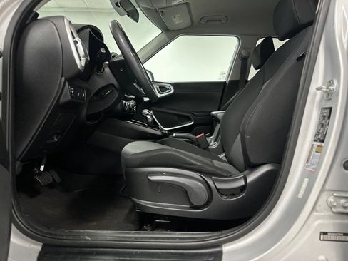 Used 2020 Kia Soul LX FWD image 16