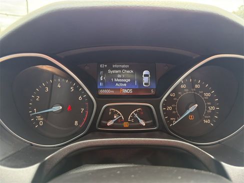 Used 2016 Ford Focus SE w/ SE Sport Package image 34