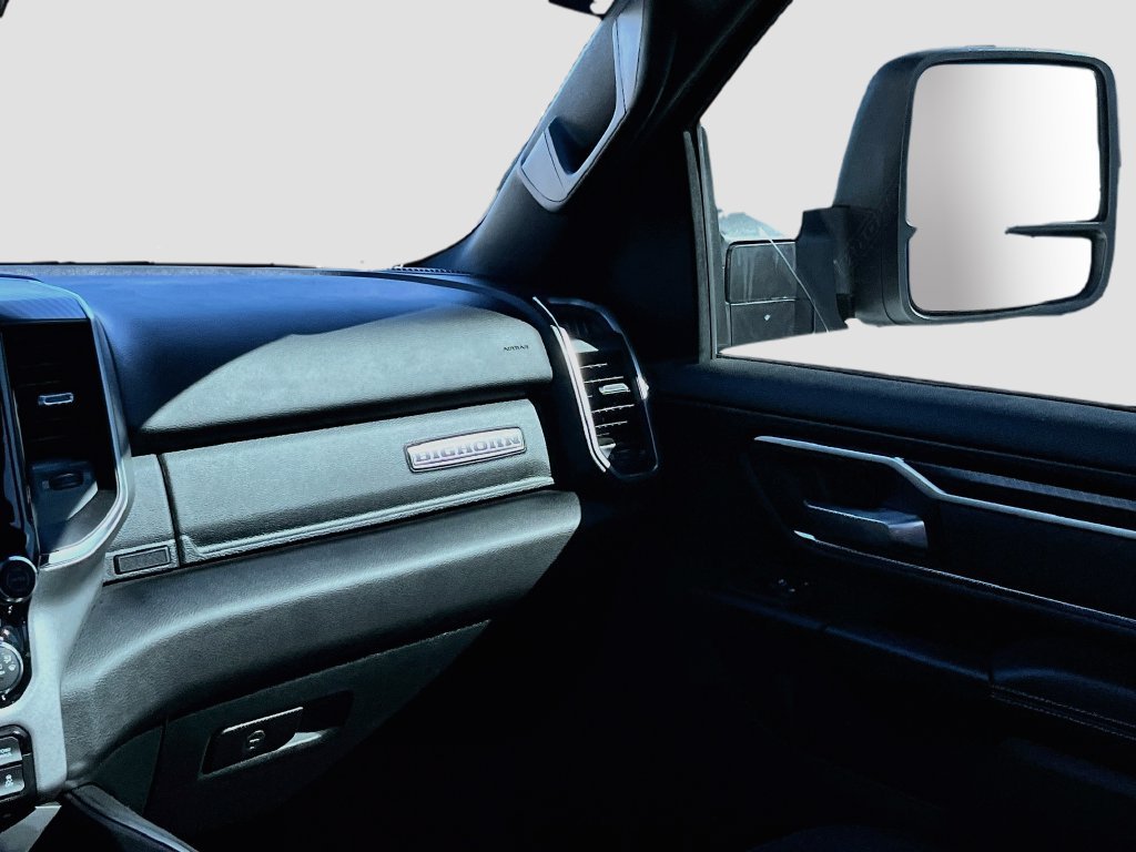 Used 2025 RAM 1500 4x4 Crew Cab image 22