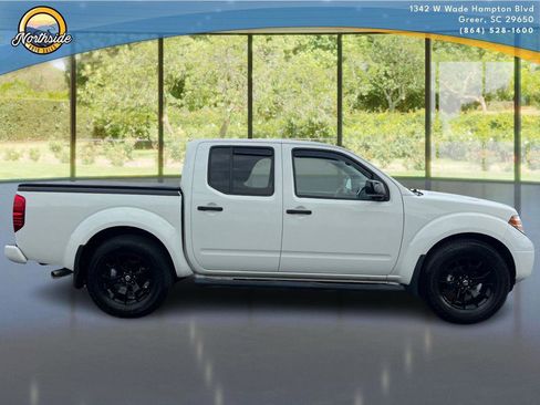 Used 2020 Nissan Frontier SV w/ Midnight Edition Floor Mats RWD image 23