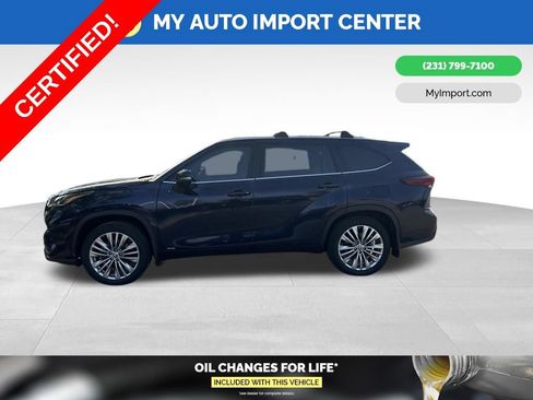 Certified 2025 Toyota Highlander Platinum AWD/4WD image 4