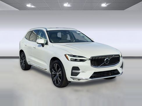 Certified 2023 Volvo XC60 B5 Plus w/ Climate Package image 7