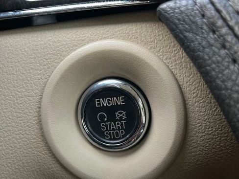 Used 2019 Lincoln MKT AWD image 32