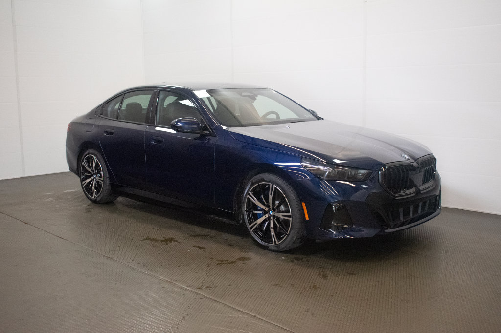 New 2027 BMW 550e xDrive w/ Premium Package AWD/4WD image 1