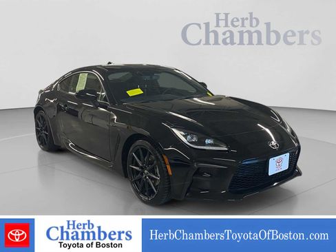 Used 2024 Toyota GR86 Premium RWD image 1