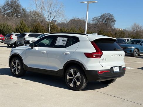 New 2026 Volvo XC40 B4 Core image 4