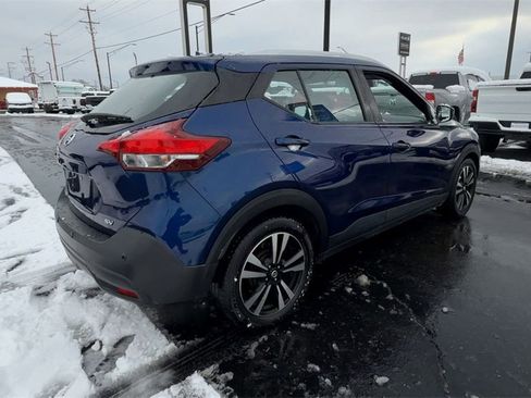 Used 2020 Nissan Kicks SV image 8