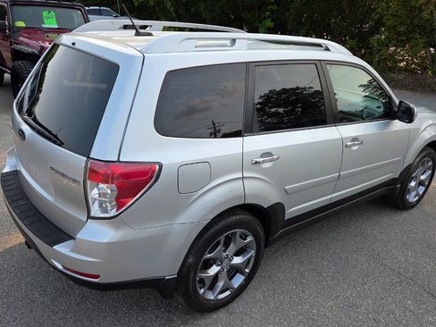 Used 2011 Subaru Forester 2.5X Touring AWD/4WD image 16