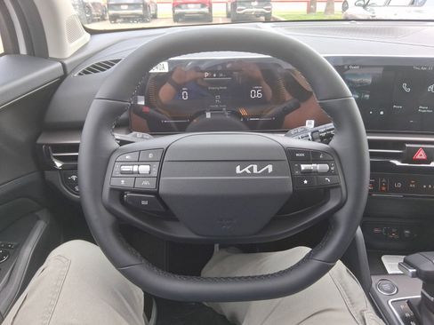 New 2026 Kia Sportage EX FWD image 8