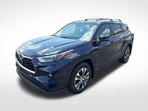 Used 2026 Toyota Highlander XLE AWD/4WD image 3