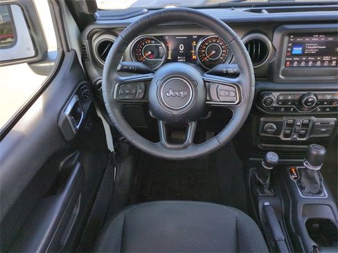 Used 2021 Jeep Gladiator Sport image 17