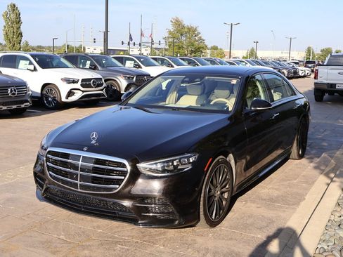 Used 2024 Mercedes-Benz S 580 4MATIC Sedan image 4
