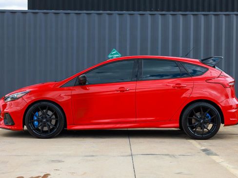 Used 2018 Ford Focus RS image 3