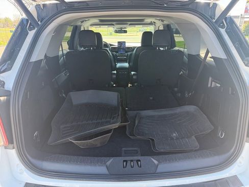 Used 2023 Ford Explorer Limited w/ Limited Technology Package AWD/4WD image 23
