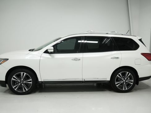 Used 2017 Nissan Pathfinder Platinum image 7