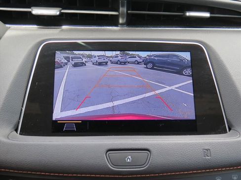 Used 2019 Cadillac XT4 Premium Luxury AWD/4WD image 18