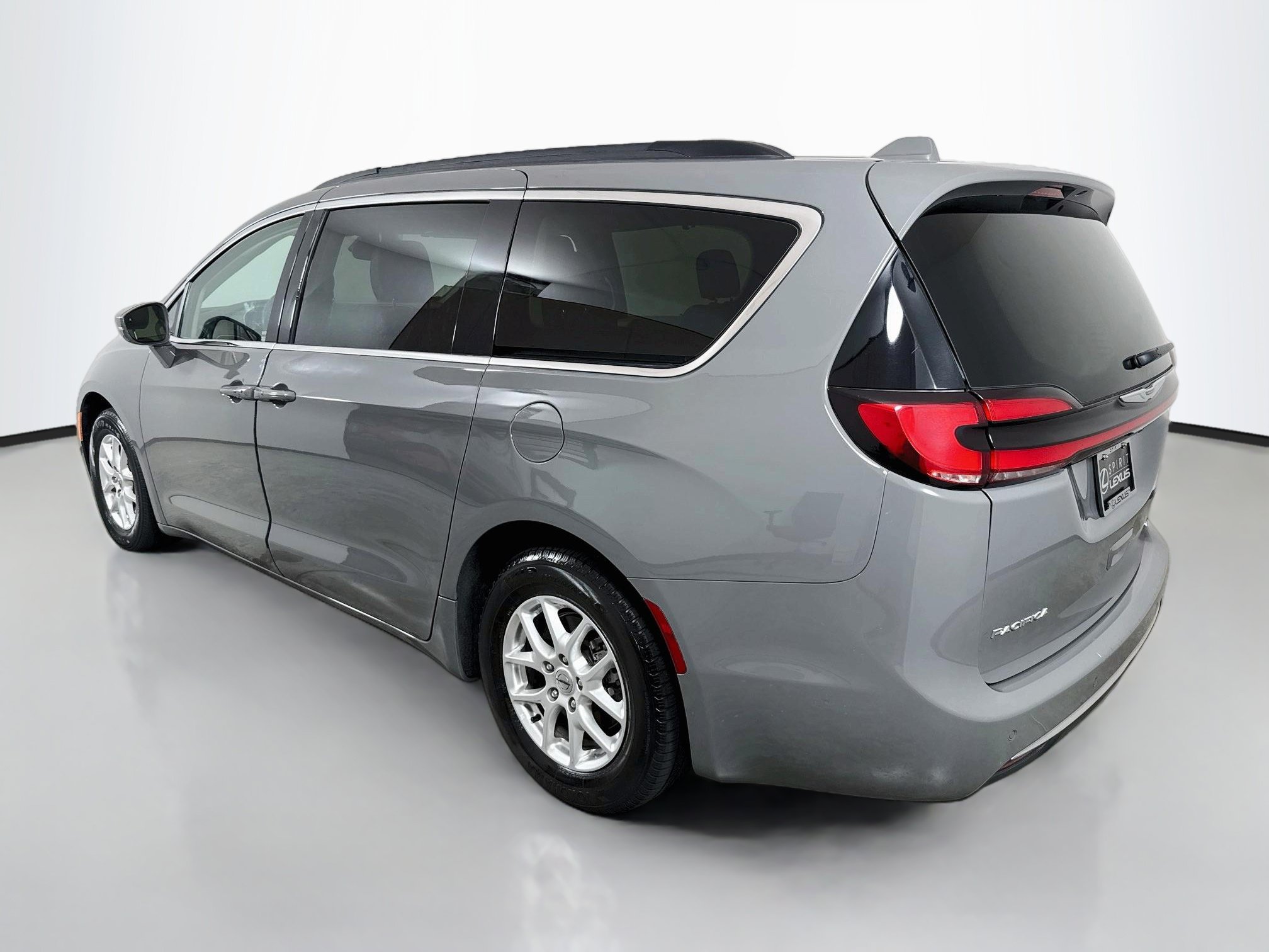 Used 2022 Chrysler Pacifica Touring-L FWD image 5