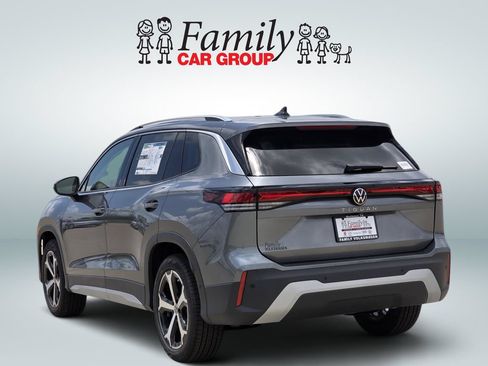 New 2026 Volkswagen Tiguan SE FWD image 3