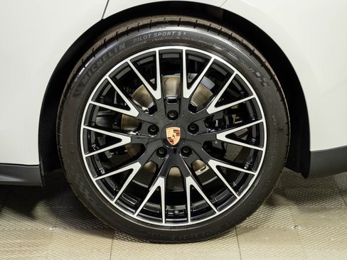 New 2026 Porsche Panamera RWD image 39