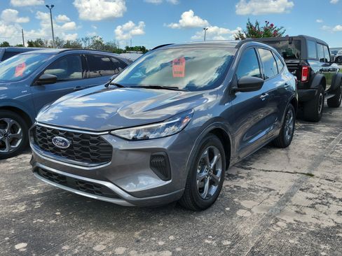 Certified 2023 Ford Escape ST-Line w/ Tech Pack #1 FWD image 3