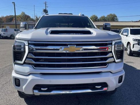 Used 2024 Chevrolet Silverado 2500 High Country w/ High Country Premium Package image 10