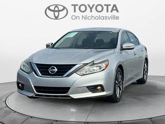 Used 2017 Nissan Altima 2.5 SV w/ Convenience Package image 1