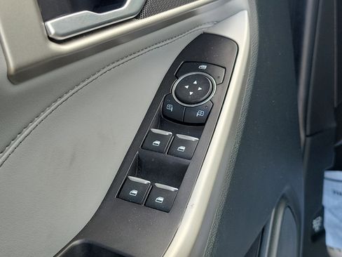 Used 2023 Ford Explorer XLT w/ Equipment Group 202A image 13