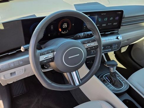 Used 2024 Hyundai Kona SEL FWD image 9