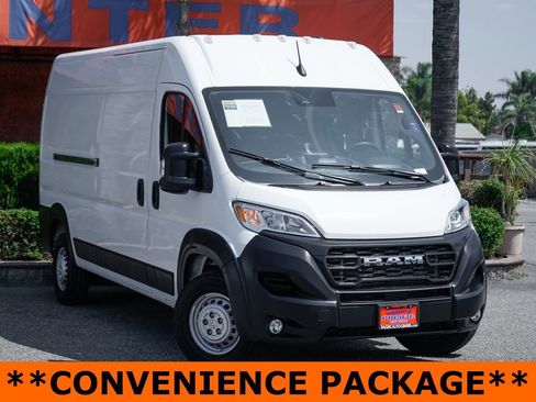 Used 2025 RAM ProMaster 2500 w/ Convenience Group FWD image 2