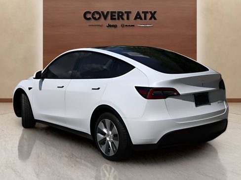 Used 2021 Tesla Model Y Long Range AWD/4WD image 3