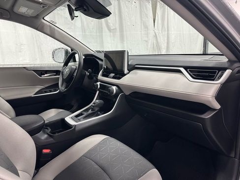 Used 2025 Toyota RAV4 XLE image 59