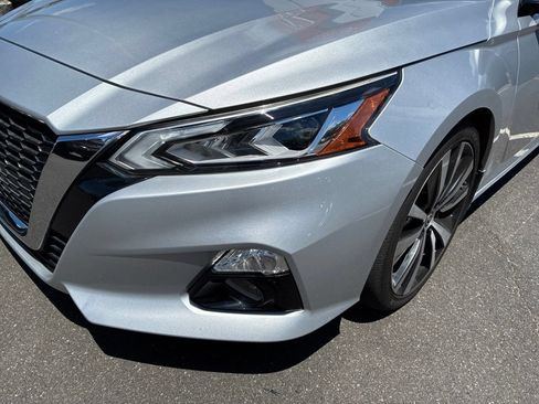 Used 2019 Nissan Altima 2.0 Platinum FWD image 5
