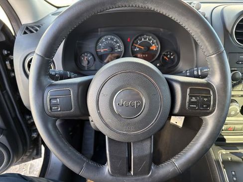 Used 2014 Jeep Patriot Latitude image 16