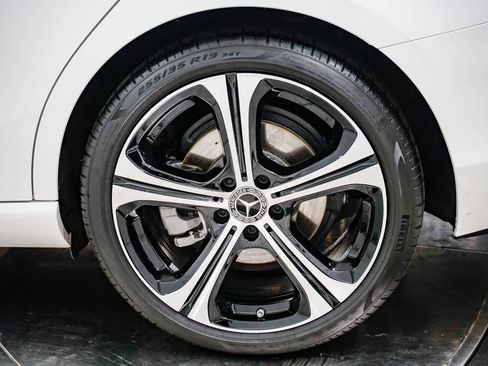 Used 2025 Mercedes-Benz C 300 Sedan image 10