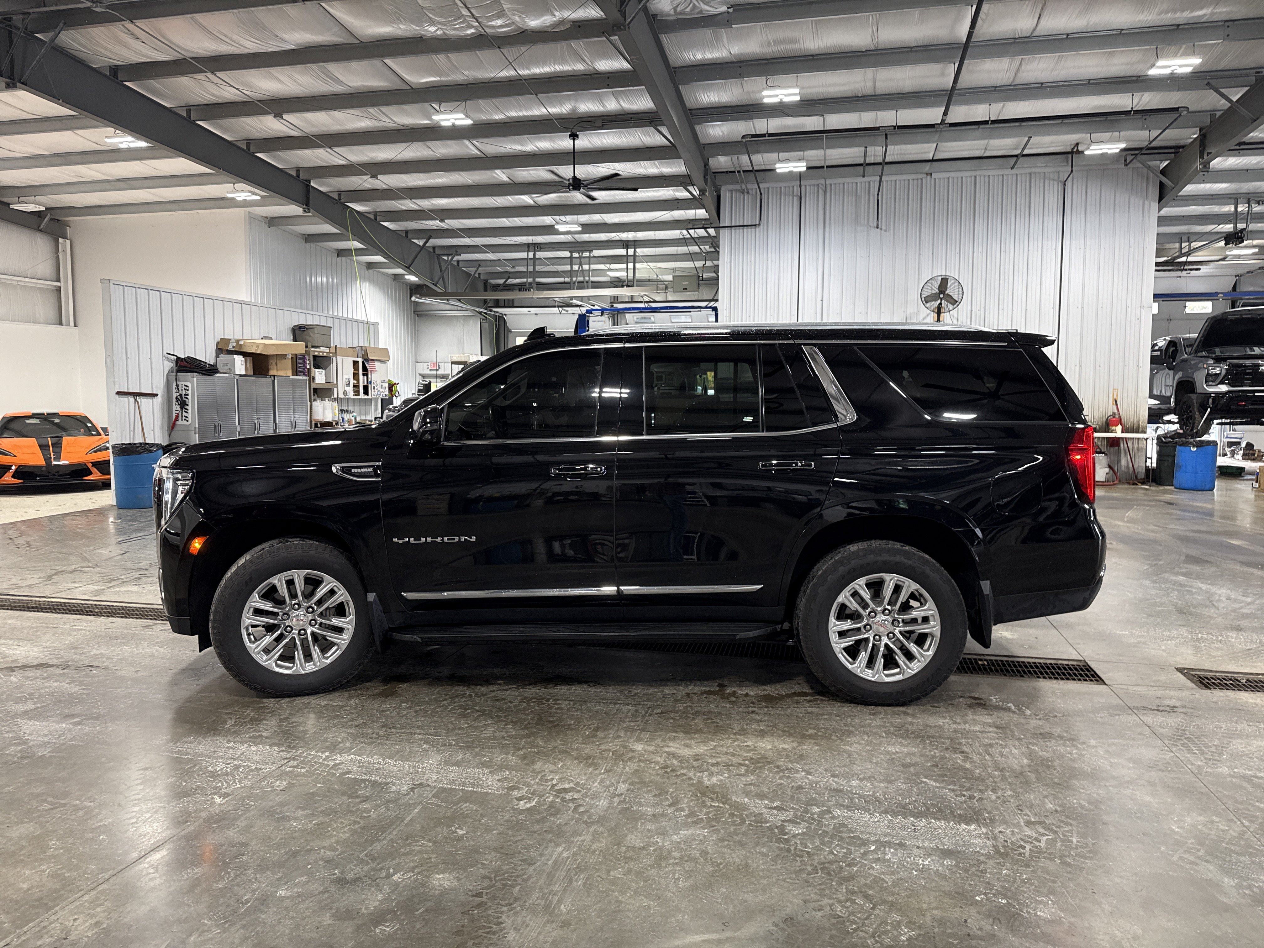 Used 2022 GMC Yukon SLT w/ SLT Luxury Package AWD/4WD image 5