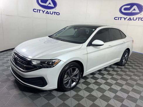 Used 2023 Volkswagen Jetta SE w/ Panoramic Sunroof Package FWD image 7
