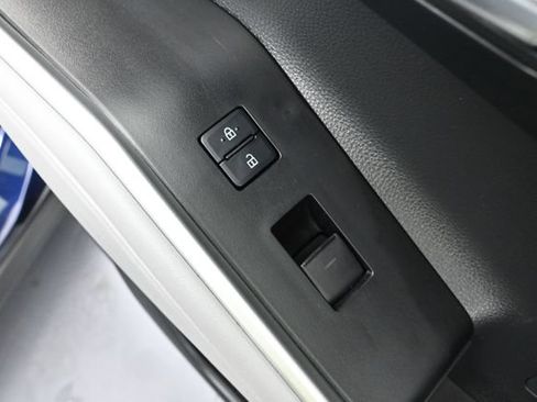 Used 2022 Toyota Highlander XLE AWD/4WD image 49