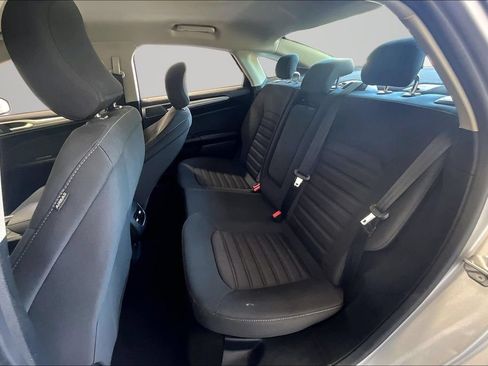 Used 2019 Ford Fusion SE FWD image 22