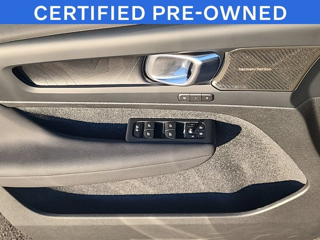 Certified 2023 Volvo XC40 Recharge Ultimate AWD/4WD image 10