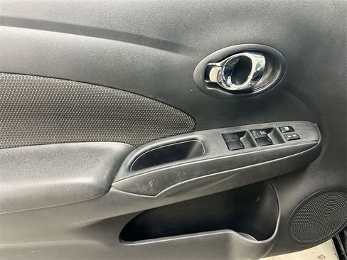 Used 2013 Nissan Versa SV image 19