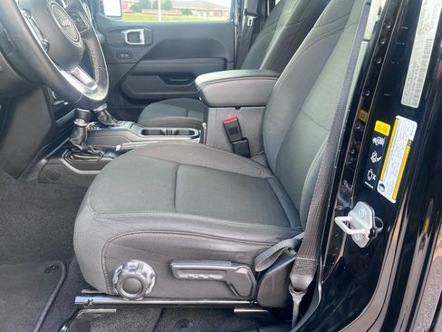 Certified 2021 Jeep Wrangler Unlimited Sahara image 21