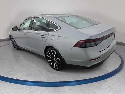 Used 2023 Honda Accord Touring image 7