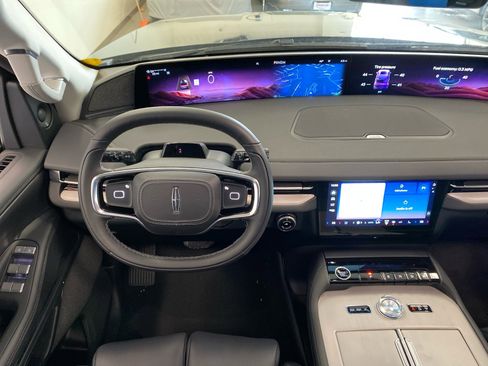 New 2026 Lincoln Navigator Reserve image 16