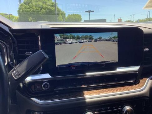 Used 2022 GMC Sierra 1500 Elevation w/ LPO, Elevation Black Package AWD/4WD image 19